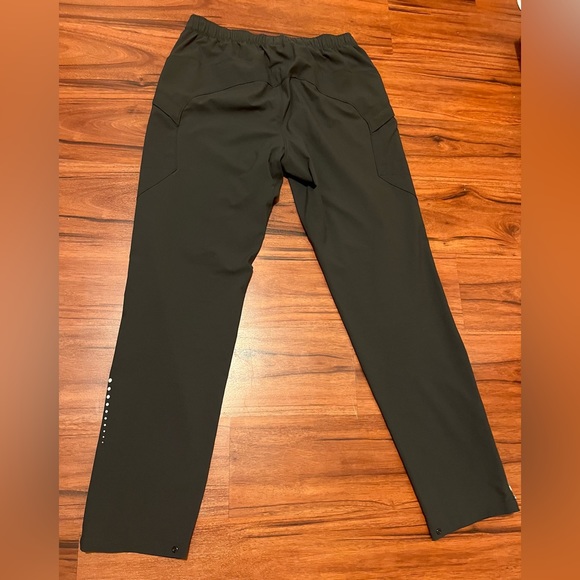 Peter Millar Men's Calgary Action-Stretch Training Pants - Picture 4 of 13